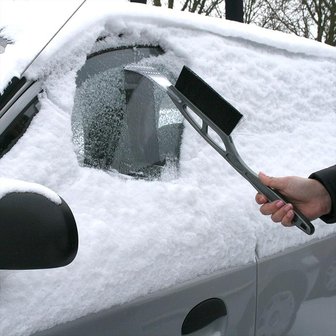 Snow brush 21 inch with ice scraper