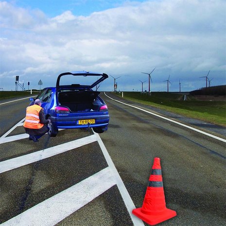 Safety cone collapsible